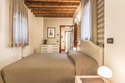Ca' Del Monastero 5 Collection Cosy Apartment for 4 Guests - image 13