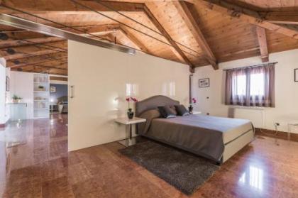 Ca' Del Monastero 9 Collection Spacious Apartment up to 5 Guests - image 10