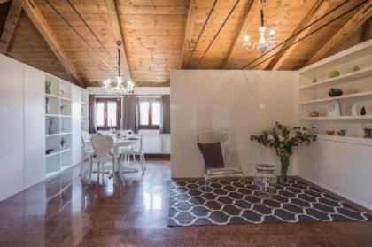 Ca' Del Monastero 9 Collection Spacious Apartment up to 5 Guests - image 11