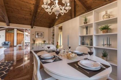 Ca' Del Monastero 9 Collection Spacious Apartment up to 5 Guests - image 4