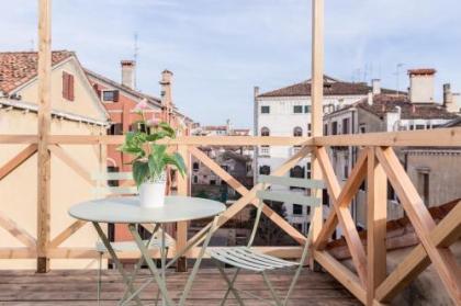 Ca' del Monastero 7 Collection Bright Apartment with Terrace - image 3