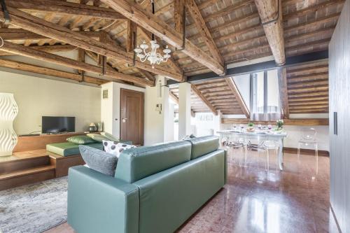 Ca' del Monastero 7 Collection Bright Apartment with Terrace - image 4