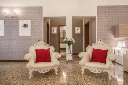 Ca' del Monastero 4 Collection Apartment up to 8 Guests with Lift - image 11