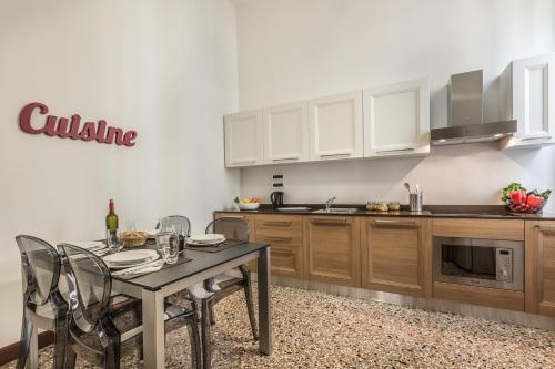 Ca' del Monastero 4 Collection Apartment up to 8 Guests with Lift - image 5