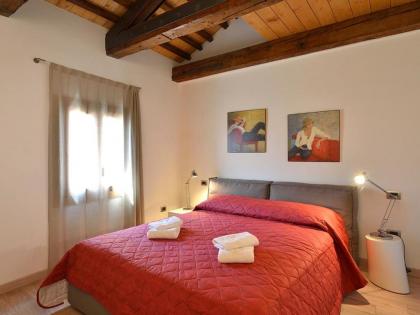 Castello di Godego Apartment Sleeps 2 Air Con WiFi - image 12