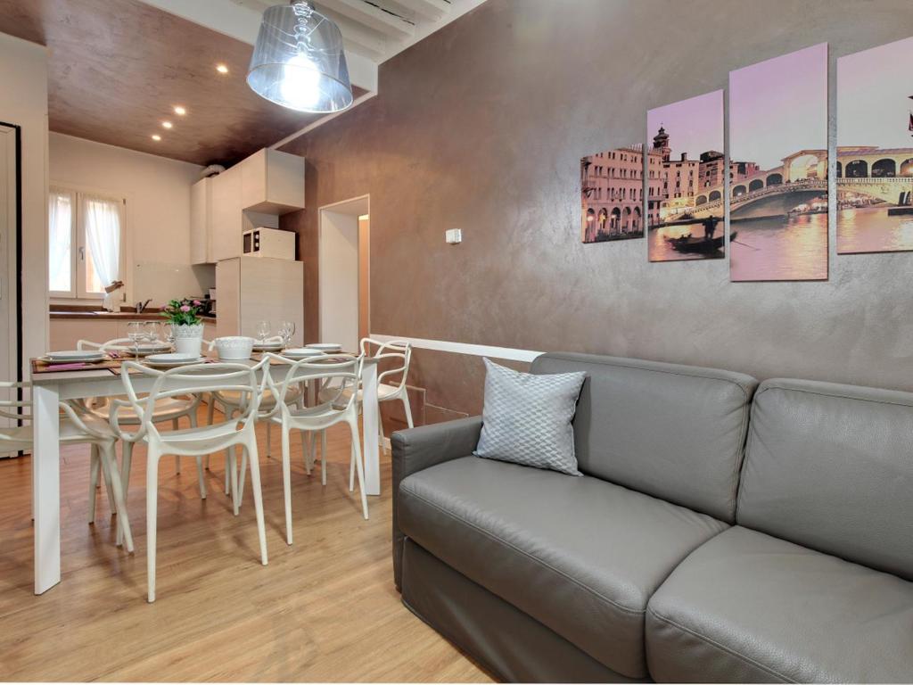 Castello di Godego Apartment Sleeps 7 Air Con WiFi - main image
