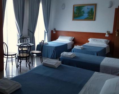 Venice Mestre tourist accommodation quiet room with wifi and free parking - image 3