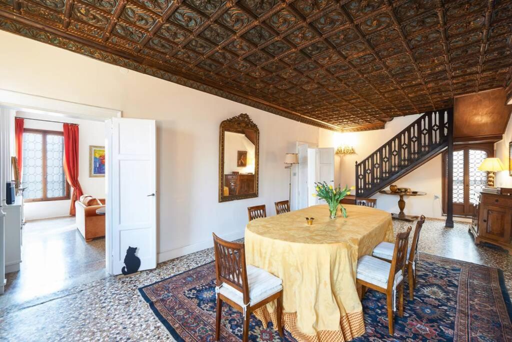 Ca' Fenice charming apartment in San Marco sleep 7 - image 4