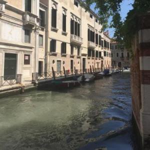 Sartor Apartment with Canal View and Private Court Venice