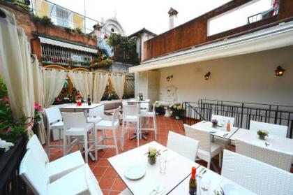 Hotel Fontana - image 11