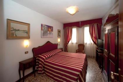 Hotel Fontana - image 17