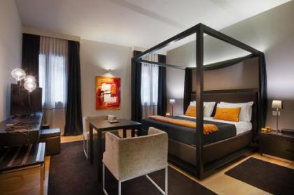 Charming House DD724 - image 1