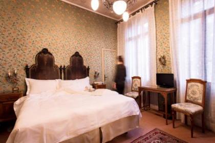 Hotel Flora - By Romanelli Family - image 12