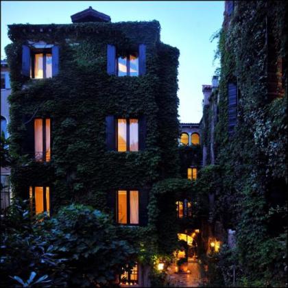 Hotel Flora - By Romanelli Family - image 3