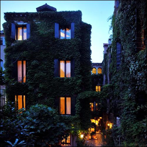 Hotel Flora - By Romanelli Family - image 3