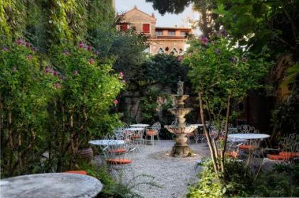 Hotel Flora - By Romanelli Family - image 4