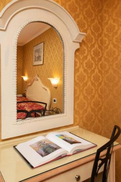 Hotel Tintoretto - image 18