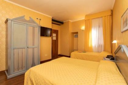 Hotel Tintoretto - image 20