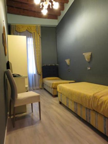 Hotel Bridge - image 18