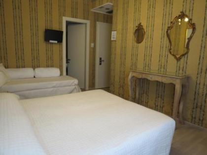 Hotel Bridge - image 3