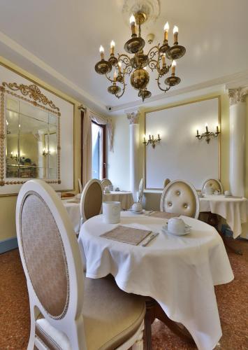 Hotel Arlecchino - image 7