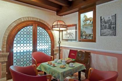 Hotel La Fenice et Des Artistes - image 19