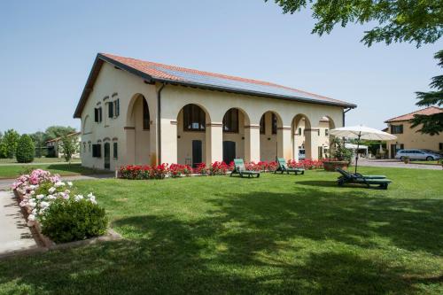 Hotel Venice Resort Airport - image 2