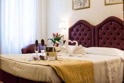 Pensione Accademia - Villa Maravege - image 4