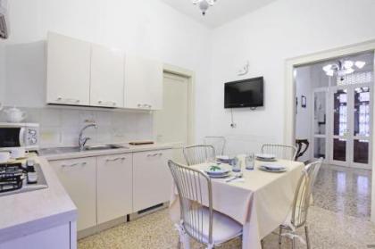 Queen House Venezia - image 20