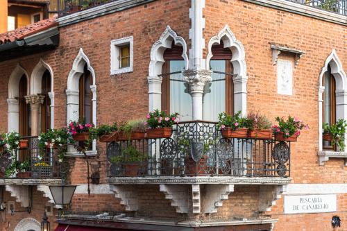 Palazzina Veneziana - image 3