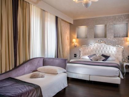 Carnival Palace Hotel - image 10