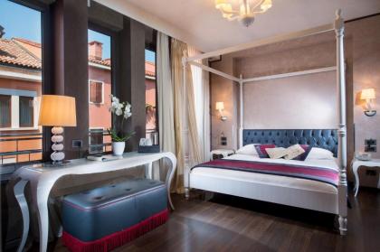 Carnival Palace Hotel - image 8