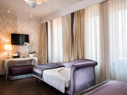 Carnival Palace Hotel - image 9