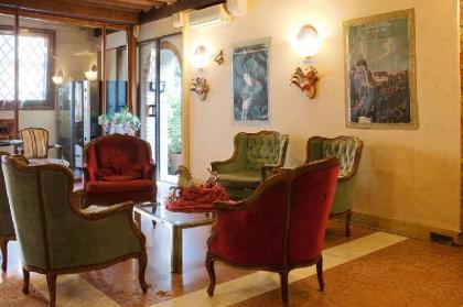 iH Hotels Venezia Salute Palace - image 5