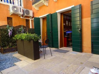 Venice Dose Suite - image 14