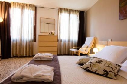 Venice and Venice Apartments - private rooms in shared apartment - image 19