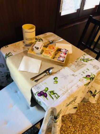 Venice and Venice Apartments - private rooms in shared apartment - image 3