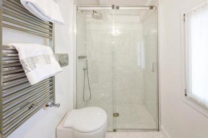 Casa Fortuny Luxury Apartment - image 20