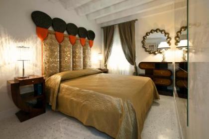 Casa Fortuny Luxury Apartment - image 4