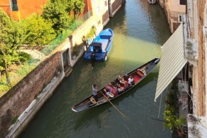 Corte dei Miracoli - image 10