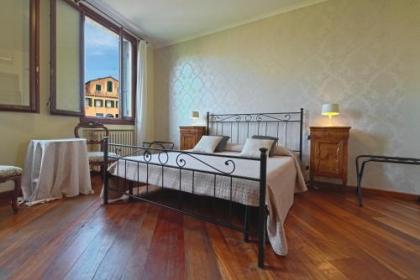 Corte dei Miracoli - image 13