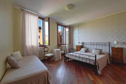 Corte dei Miracoli - image 17