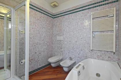 Corte dei Miracoli - image 2