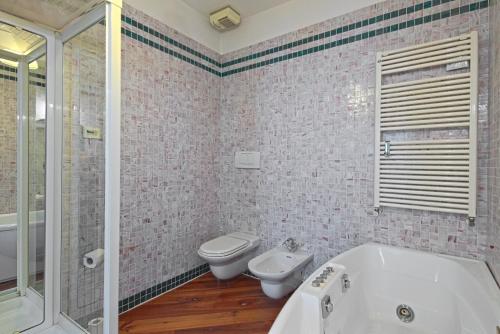 Corte dei Miracoli - image 2