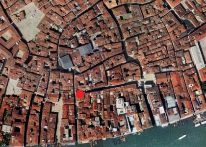 Very central apartment in historical 1600 Palace with lift within a few min walk from San Marco Square - image 12