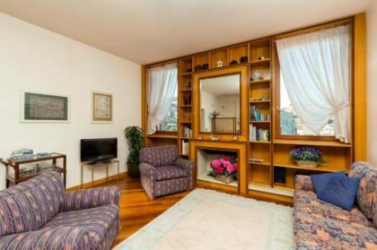 Very central apartment in historical 1600 Palace with lift within a few min walk from San Marco Square - image 14