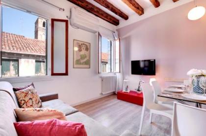 Botteri Palace Apartments by Wonderful Italy - image 1