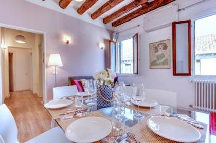 Botteri Palace Apartments by Wonderful Italy - image 10