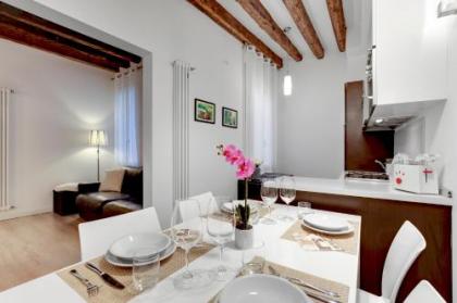 Botteri Palace Apartments by Wonderful Italy - image 18