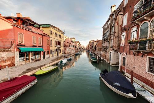 Ca Forner - Cannaregio Apartment by Wonderful Italy - image 3